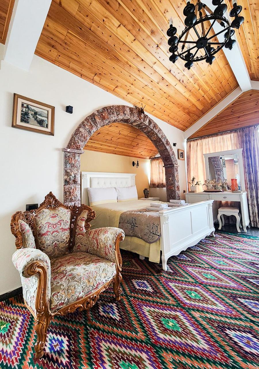Villa Parku Rinia Корча Экстерьер фото