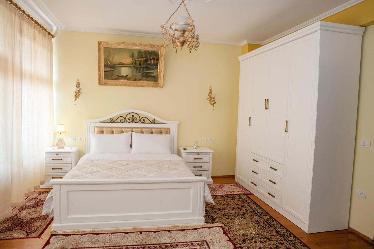 Villa Parku Rinia Корча Экстерьер фото